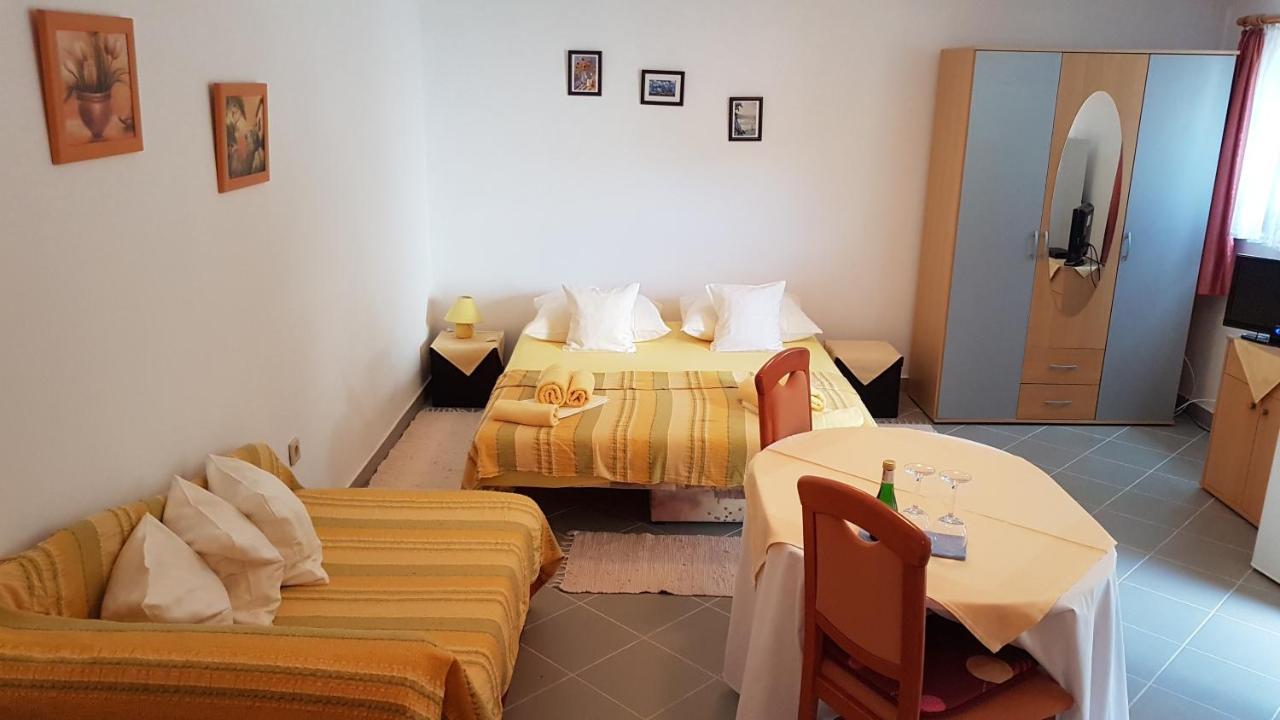 Dobrinj Apartments With A Parking Space Soline, Krk - 18787 מראה חיצוני תמונה